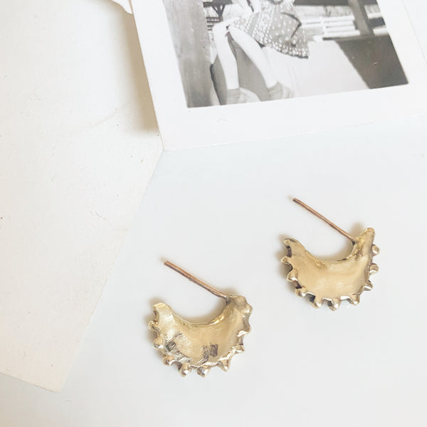 Anemonie Post Earring